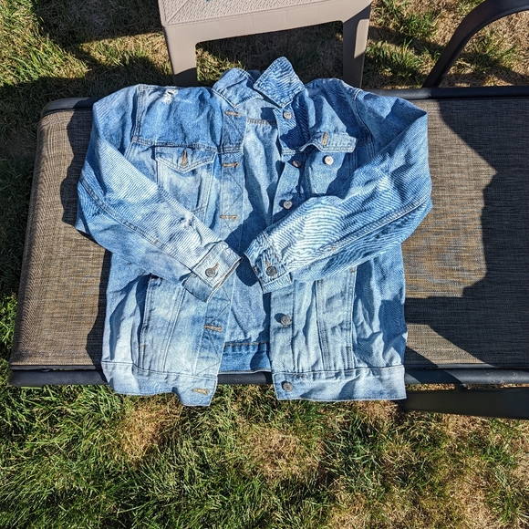 Jean jacket - Picture 2 of 10